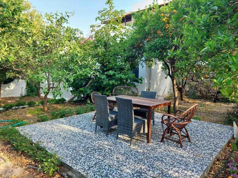 Mel'S Garden House In The Heart Of The City Bodrum Exterior photo